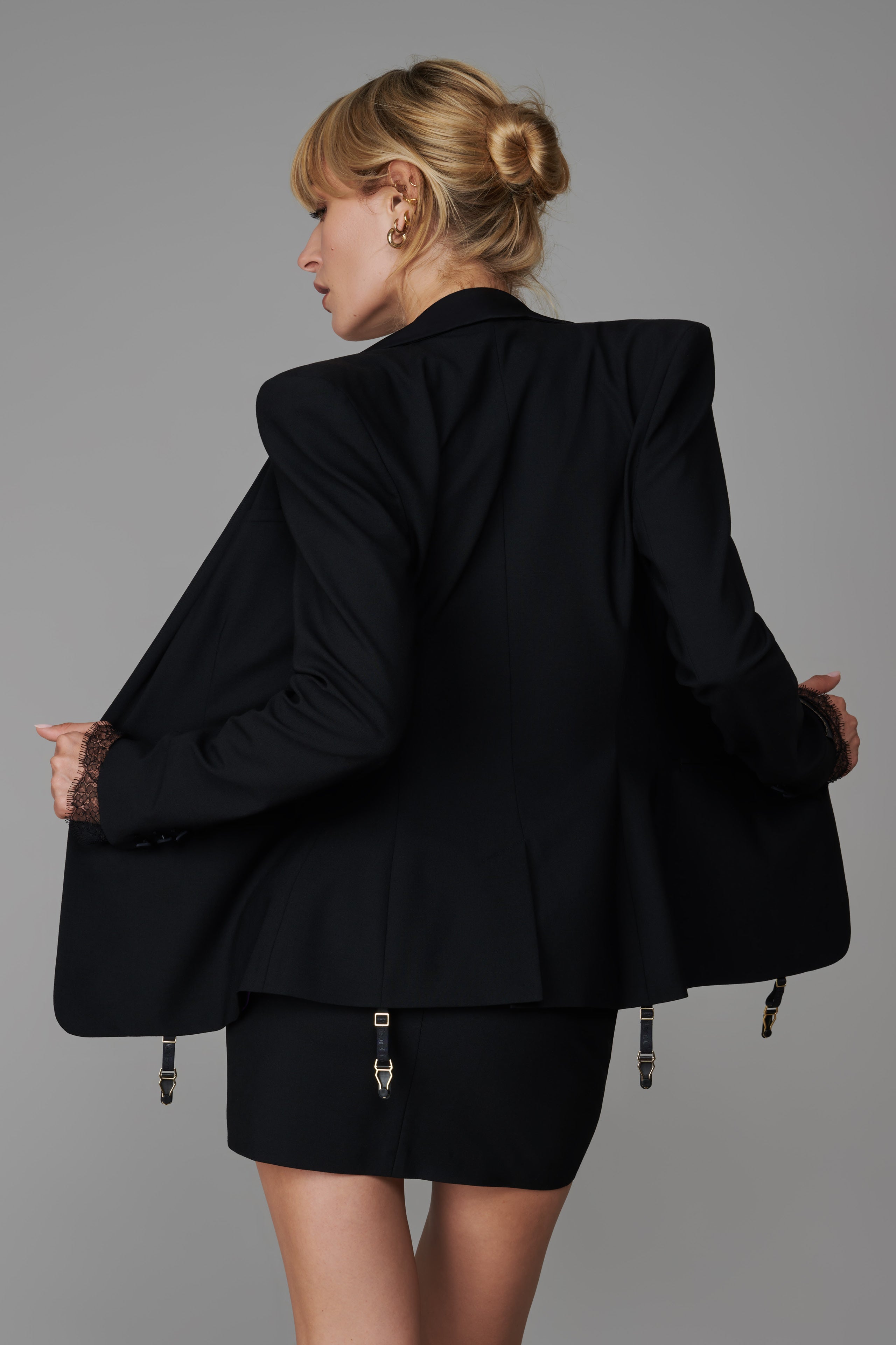 001 Suspender belt tuxedo jacket - Le Vestiaire