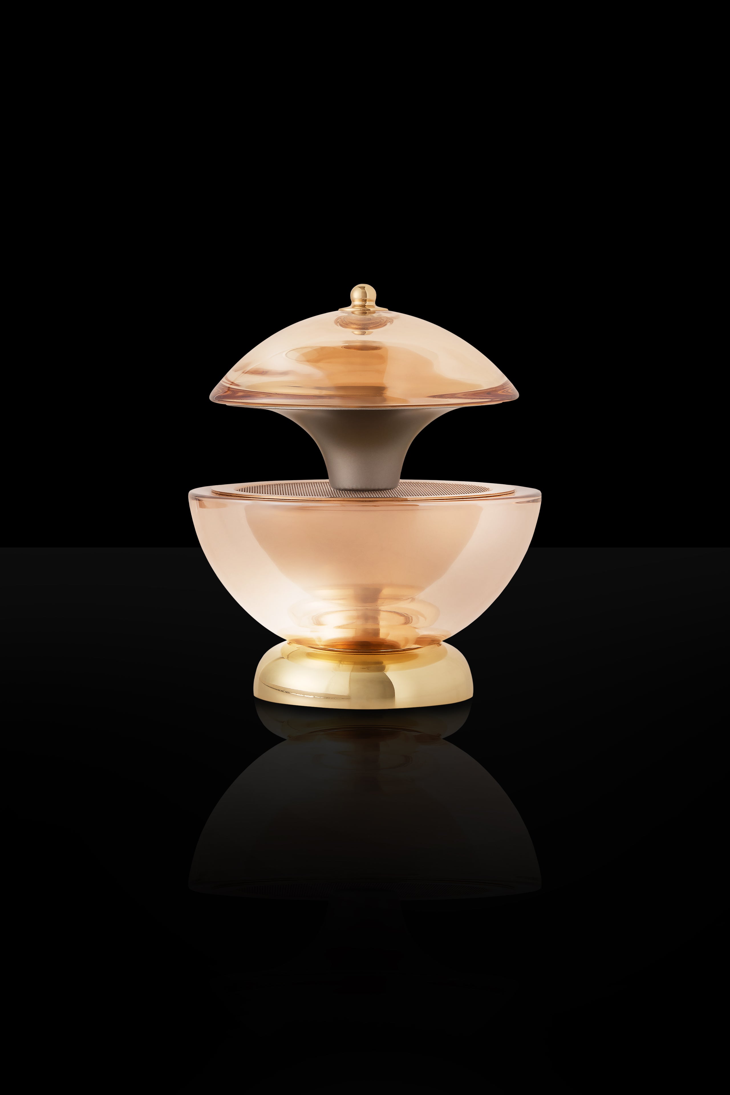 L’Indécente - Rechargeable table lamp - Curiosités Désirables ©