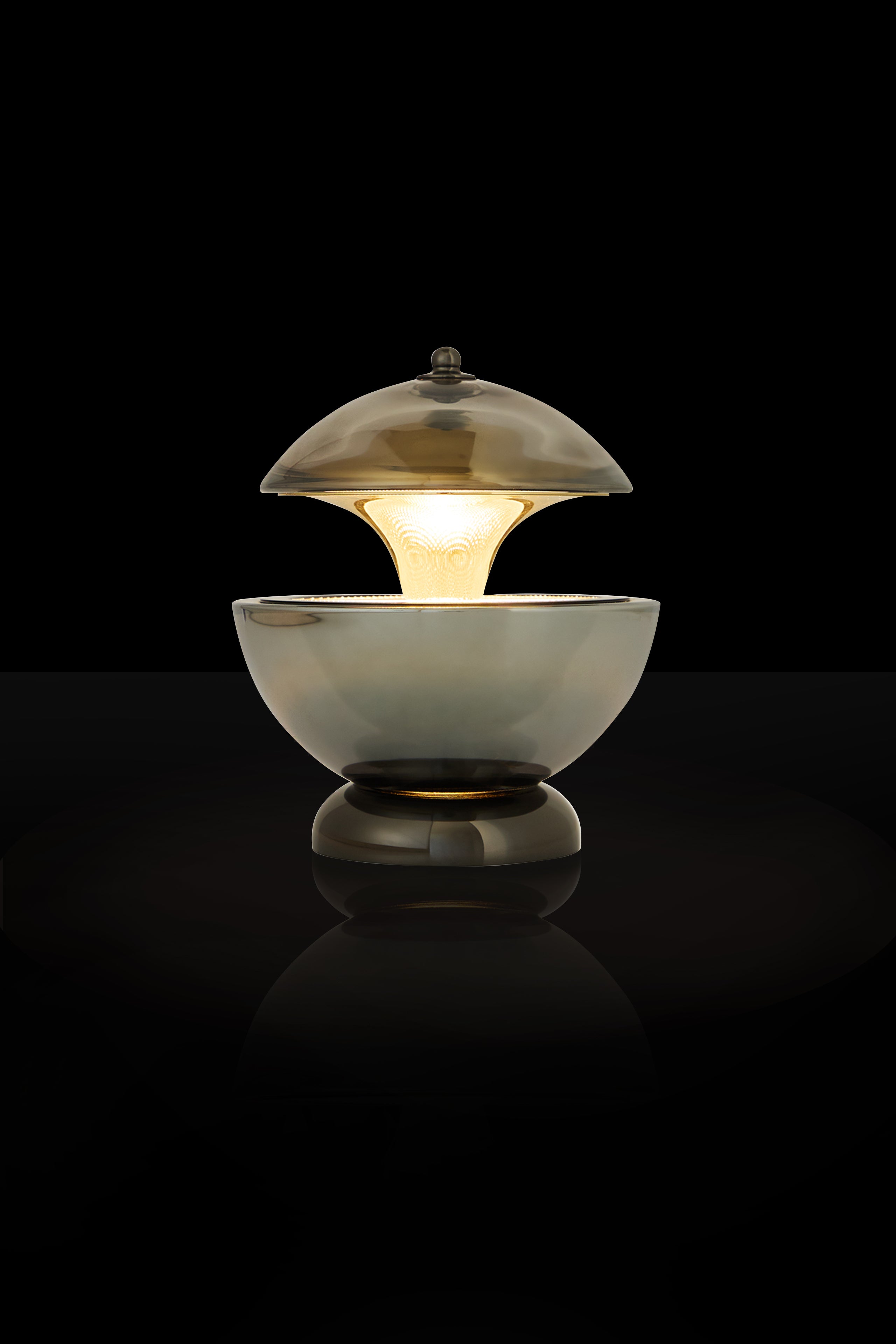 L’Indécente - Rechargeable table lamp - Curiosités Désirables ©