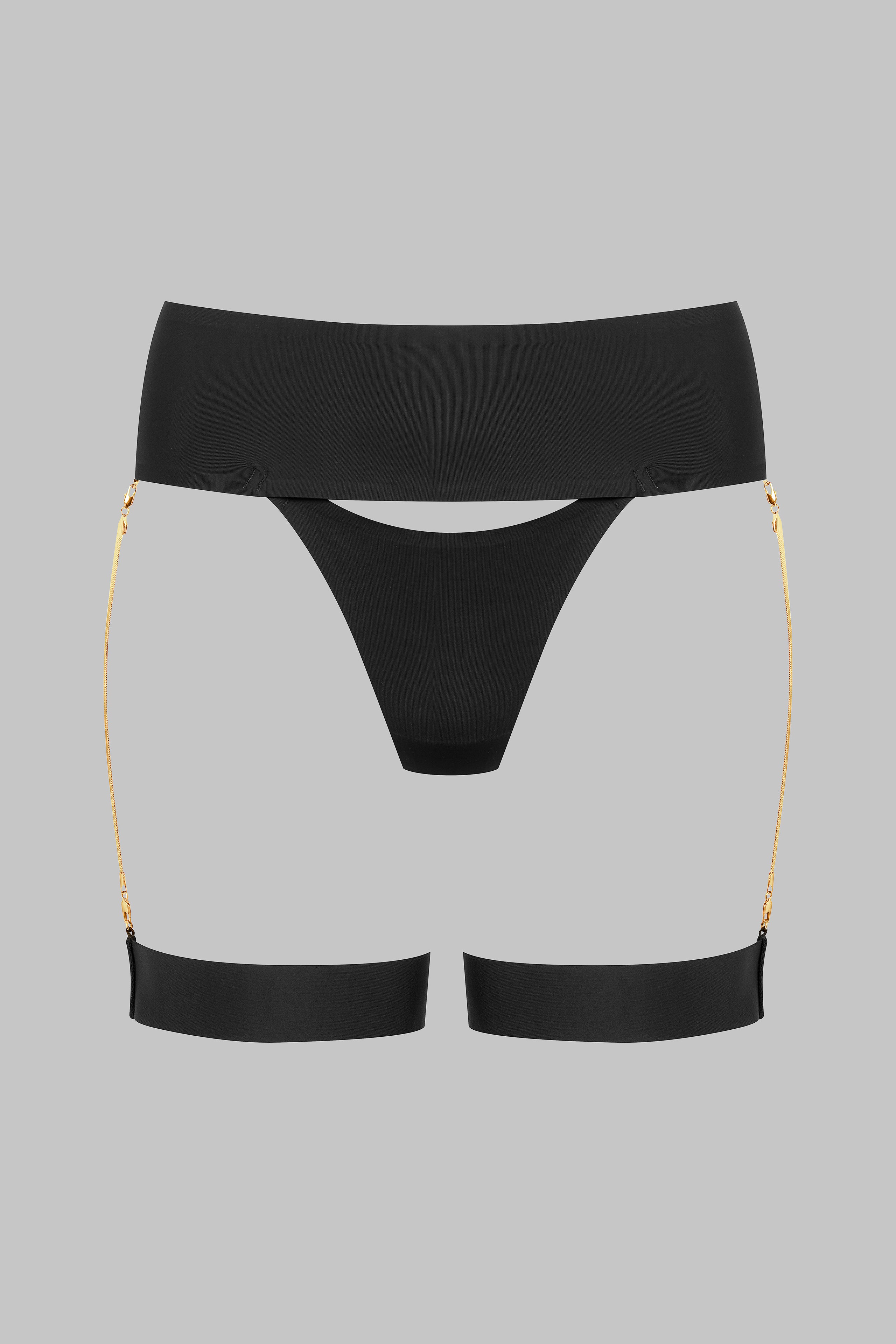 Tanga with Garters and Jewelry - Tapage Nocturne