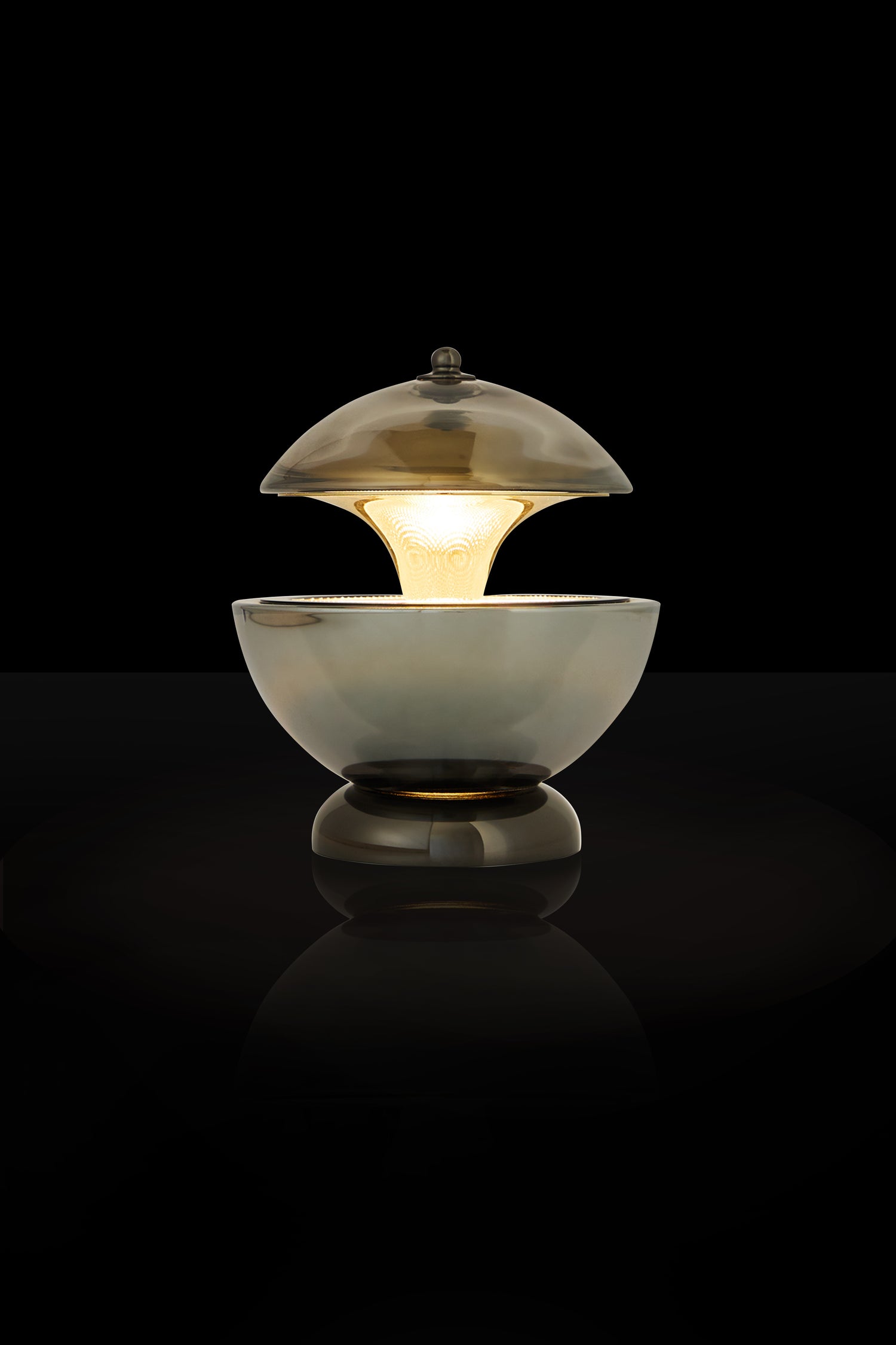 L’Indécente - Rechargeable table lamp - Curiosités Désirables ©